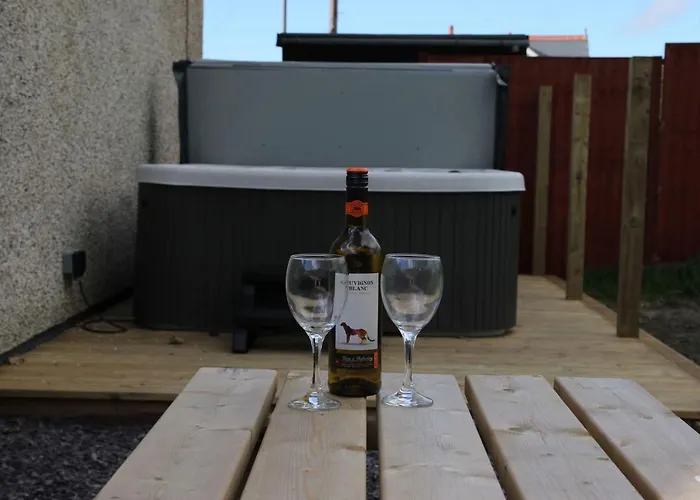 Swyn Y Mor Beach Close Pet Friendly Hot Tub